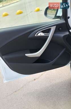 Универсал Opel Astra 2010 в 