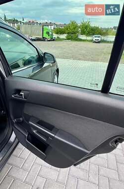 Универсал Opel Astra 2010 в 