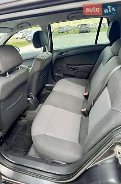 Универсал Opel Astra 2010 в 
