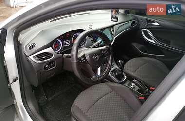 Универсал Opel Astra 2017 в 