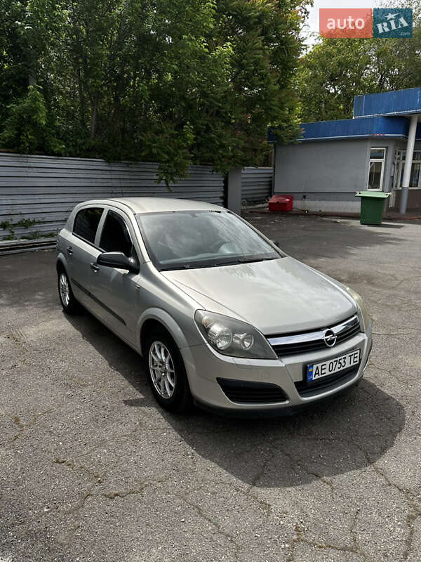 Хетчбек Opel Astra 2006 в Дніпрі