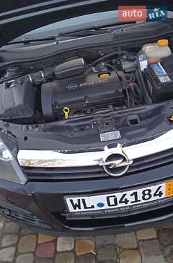 Хетчбек Opel Astra 2005 в 