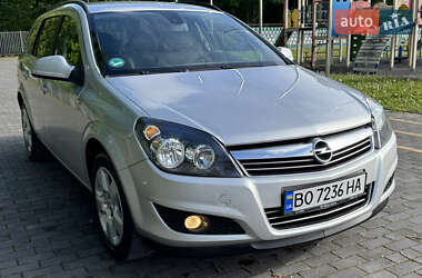 Универсал Opel Astra 2010 в Вишневце