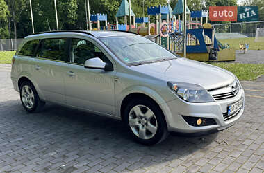 Универсал Opel Astra 2010 в 
