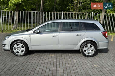 Универсал Opel Astra 2010 в 