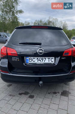 Универсал Opel Astra 2012 в 