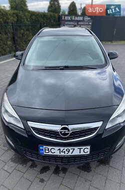 Универсал Opel Astra 2012 в 