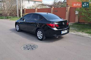 Седан Opel Astra 2019 в 