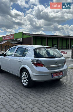 Хетчбек Opel Astra 2009 в 
