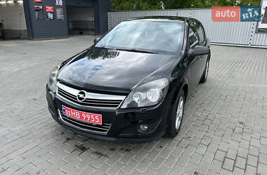 Хэтчбек Opel Astra 2009 в 