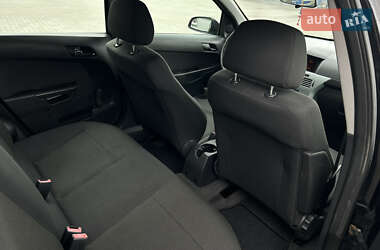 Хэтчбек Opel Astra 2009 в 
