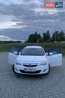 Універсал Opel Astra 2012 в 