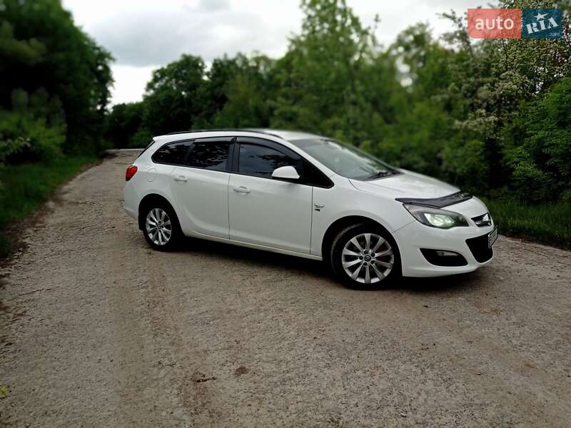 Универсал Opel Astra 2012 в Дунаевцах