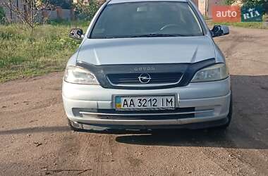 Седан Opel Astra 2004 в 