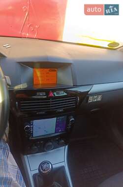 Универсал Opel Astra 2010 в 