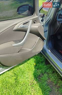 Универсал Opel Astra 2013 в 