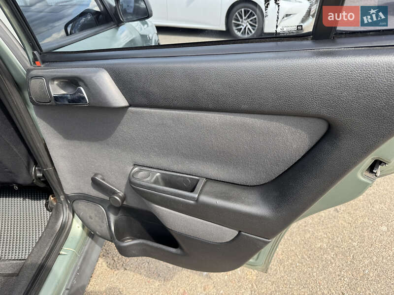 Седан Opel Astra 2007 в Киеве