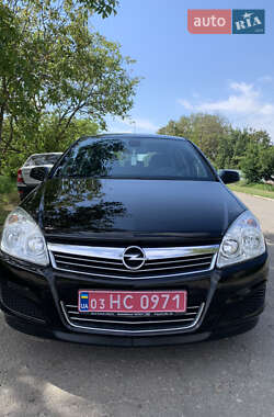 Хэтчбек Opel Astra 2008 в 