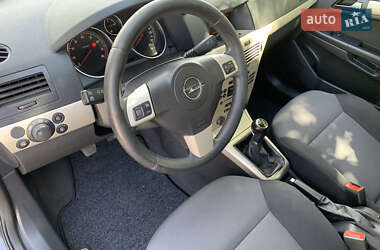 Хэтчбек Opel Astra 2008 в 