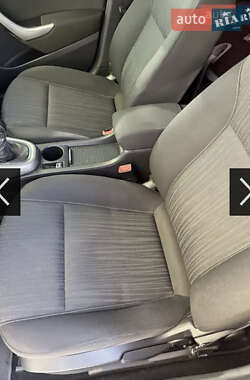 Хэтчбек Opel Astra 2011 в 