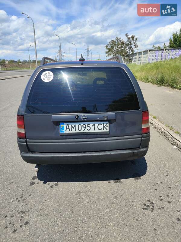 Универсал Opel Astra 1993 в Одессе