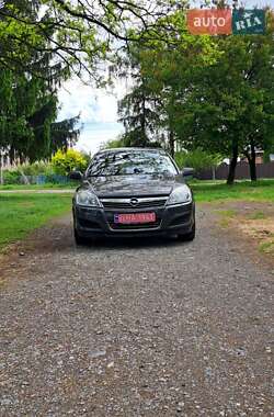 Хетчбек Opel Astra 2009 в 