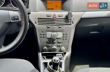 Универсал Opel Astra 2005 в 