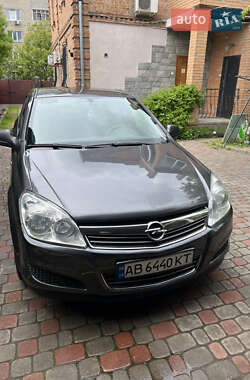 Седан Opel Astra 2011 в Виннице