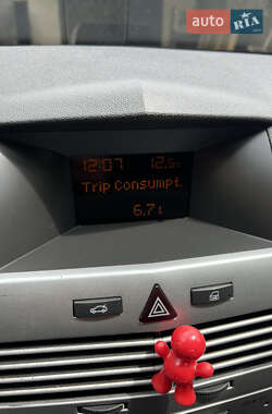 Седан Opel Astra 2011 в Виннице
