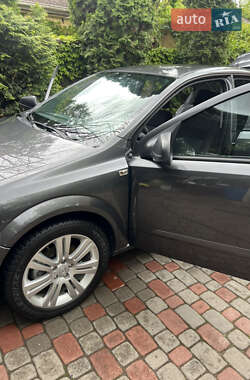 Седан Opel Astra 2011 в Виннице
