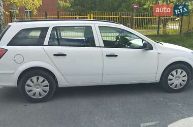 Універсал Opel Astra 2011 в 