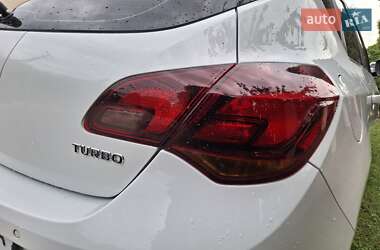 Хэтчбек Opel Astra 2011 в 