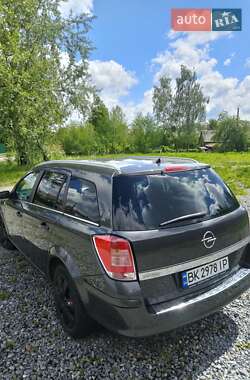 Универсал Opel Astra 2010 в 