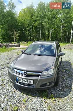 Универсал Opel Astra 2010 в 