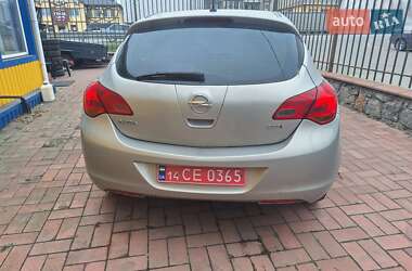 Хэтчбек Opel Astra 2010 в 