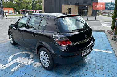 Хэтчбек Opel Astra 2007 в 