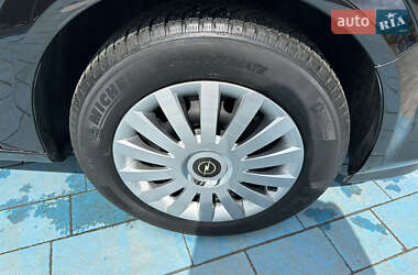 Хэтчбек Opel Astra 2007 в 