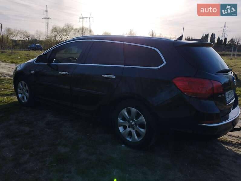 Універсал Opel Astra 2013 в Києві
