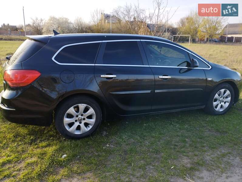 Універсал Opel Astra 2013 в Києві