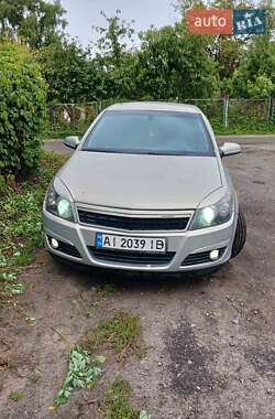 Хетчбек Opel Astra 2006 в Вишгороді
