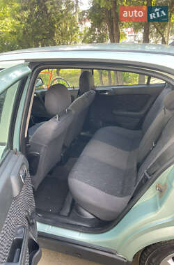 Хэтчбек Opel Astra 2001 в 