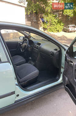 Хэтчбек Opel Astra 2001 в 