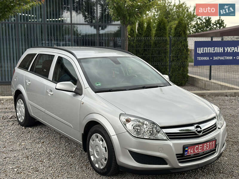 Універсал Opel Astra 2009 в Вінниці