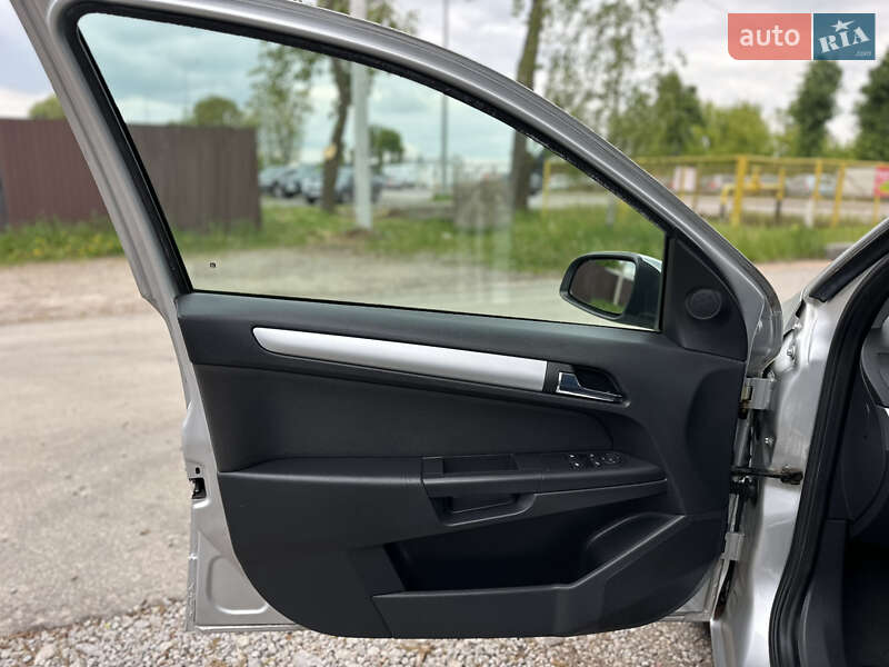 Універсал Opel Astra 2009 в Вінниці