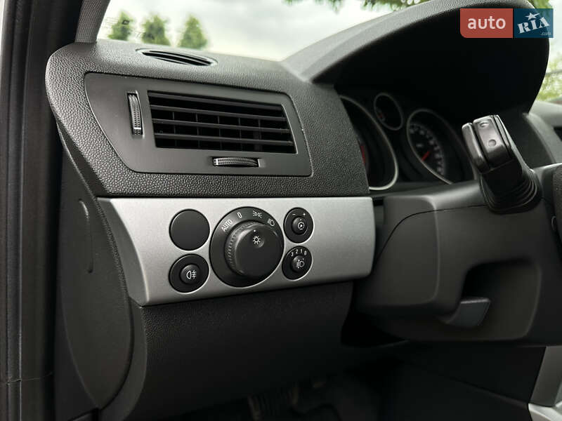 Універсал Opel Astra 2009 в Вінниці