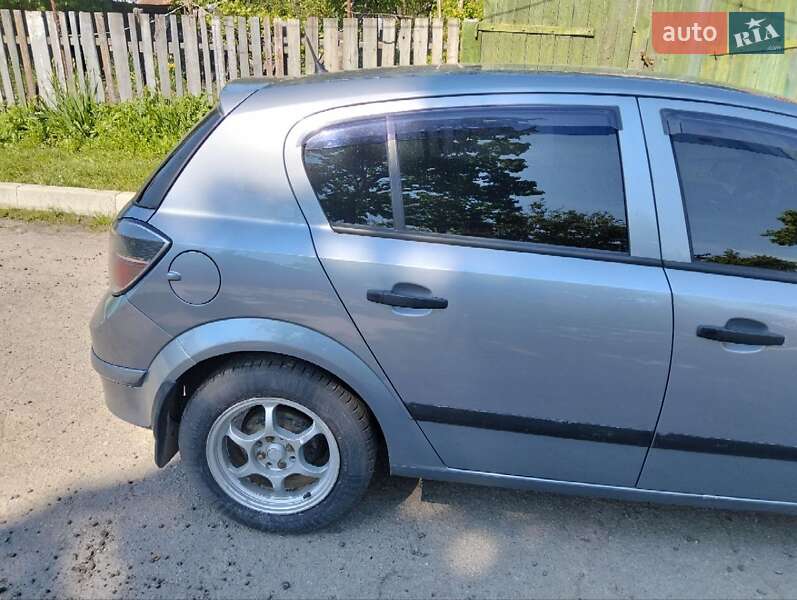 Хэтчбек Opel Astra 2008 в Сумах