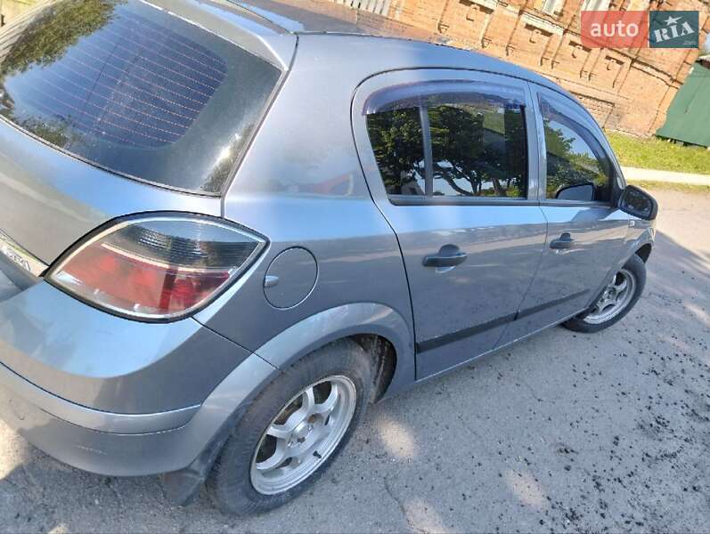 Хэтчбек Opel Astra 2008 в Сумах