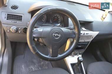 Хетчбек Opel Astra 2008 в  фото 22 Хетчбек Opel Astra 2008 в