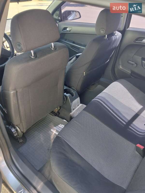 Хэтчбек Opel Astra 2008 в Сумах