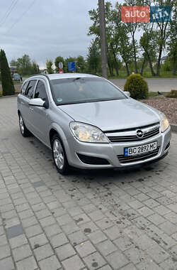 Универсал Opel Astra 2009 в Самборе